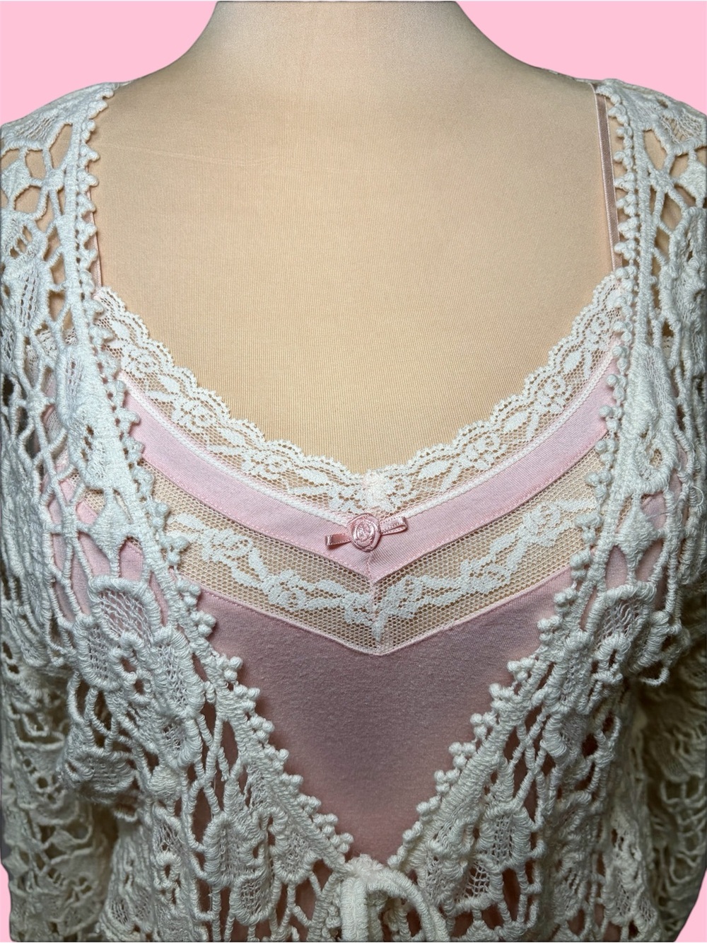 Banana Republic Delicate Peaches & Cream Lace Trim Camisole